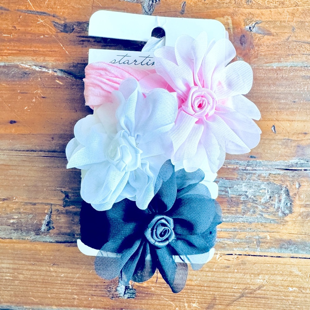 Floral Hair Accessories Set in Pink, White, and Black